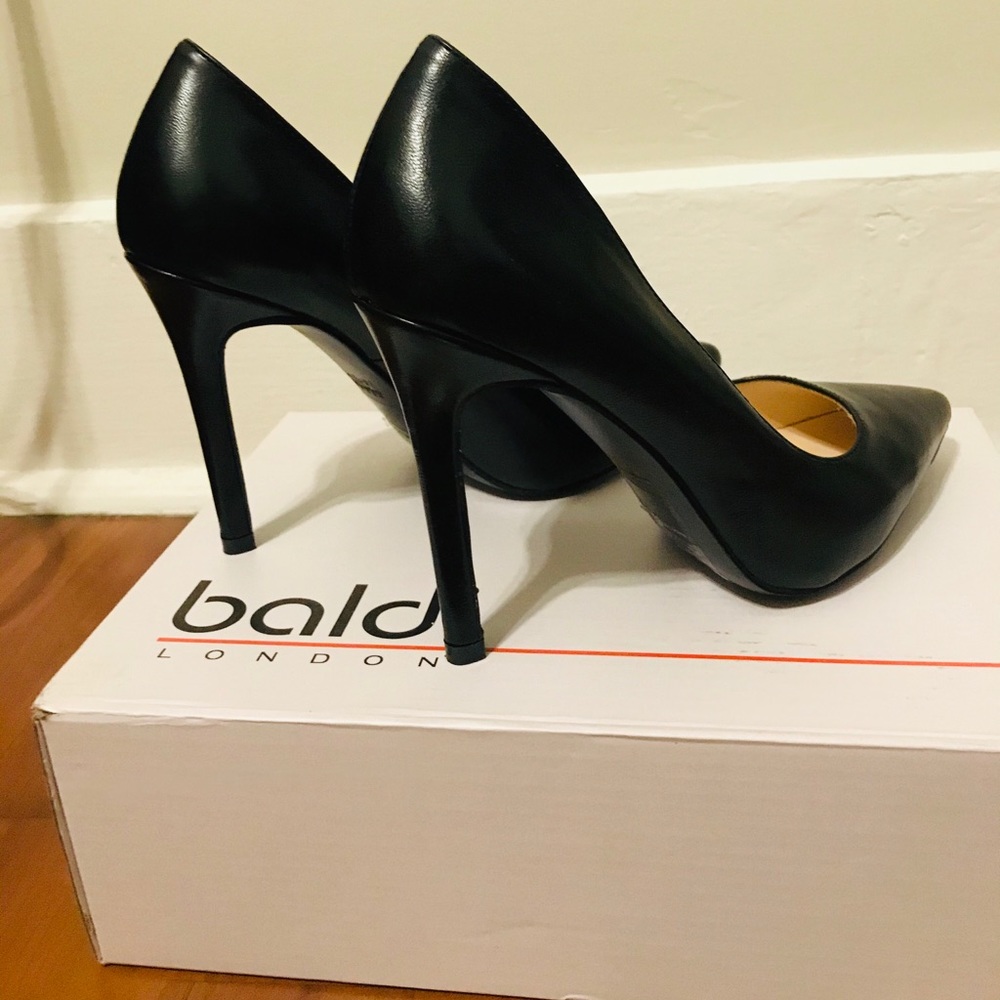 Pumps - Picture 3 of 5